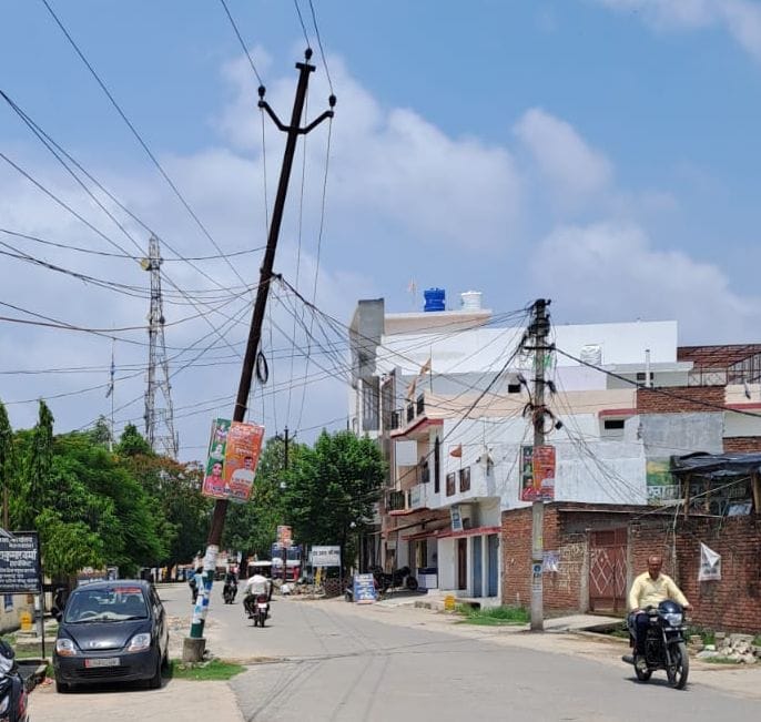 pillars on the middle road