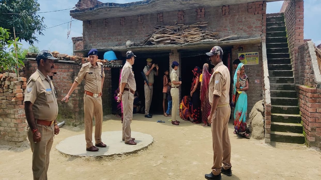man burnt to death his wife and threw her body in river at Dhanghat in Sant Kabirnagar