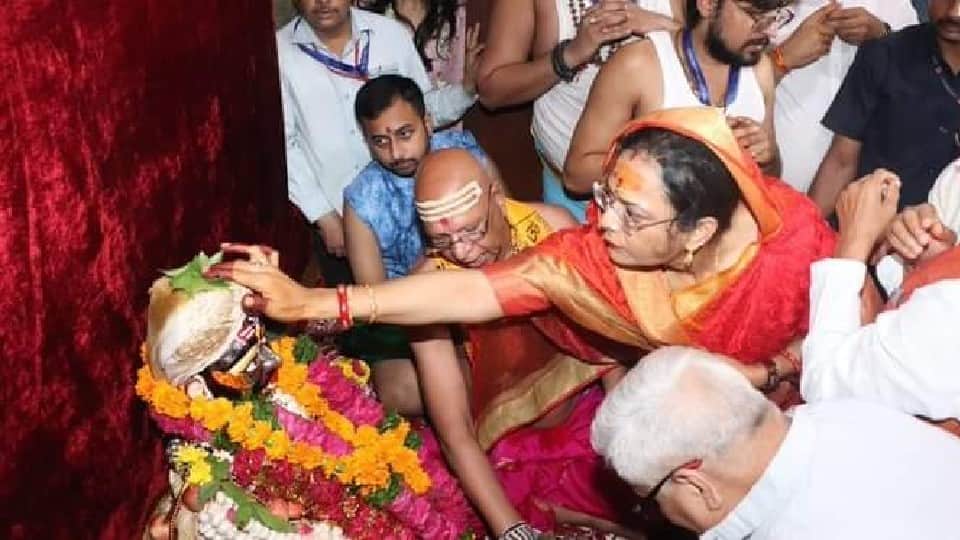 Third ride of Mahakal: God's darshan in three forms, Chief Minister's wife joined