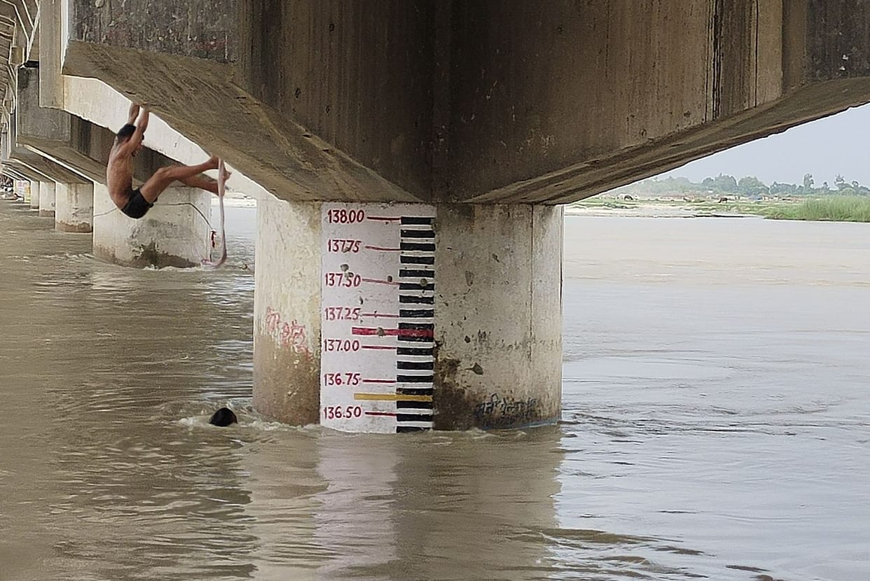 Flood threat due to rise in water in Ganga