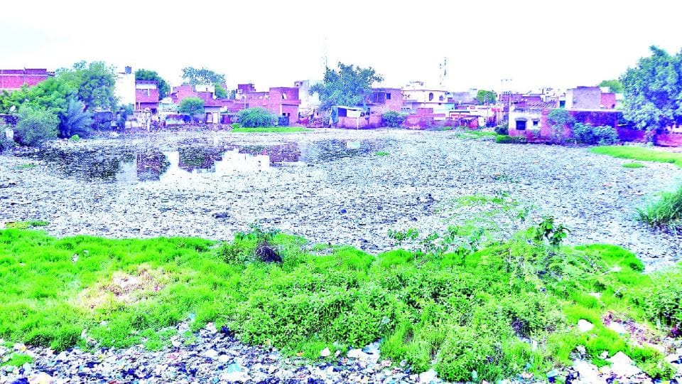 32 ponds could not be dug in Agra in 16 years