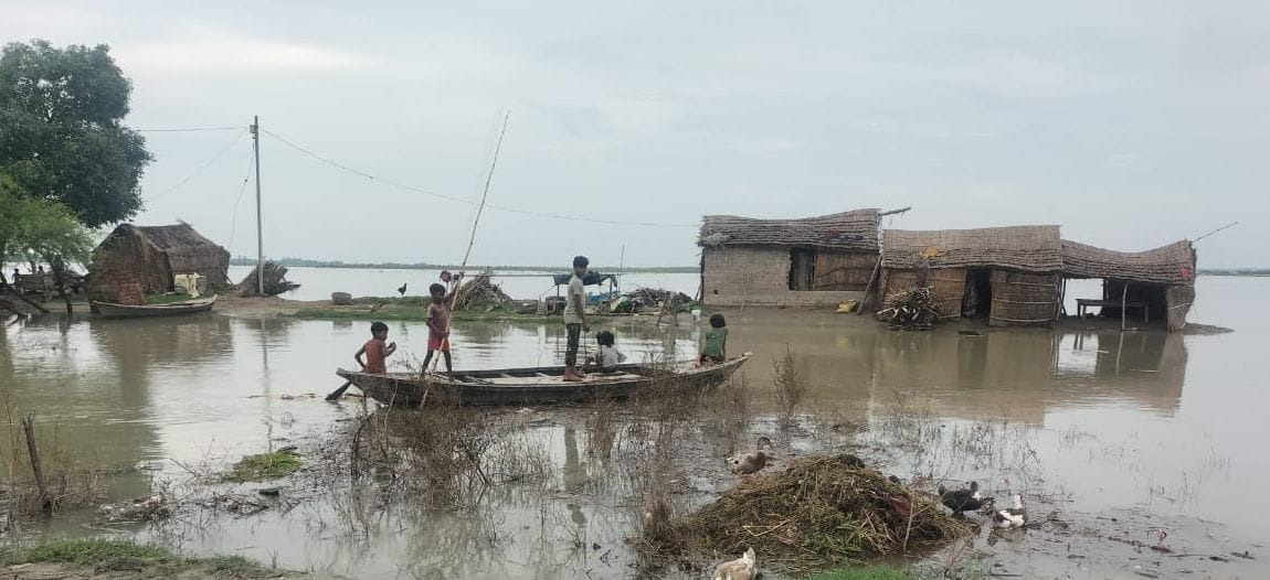 Due to the overflowing of rivers, the throbbing increased, migration started