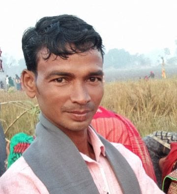 labour died in road accident