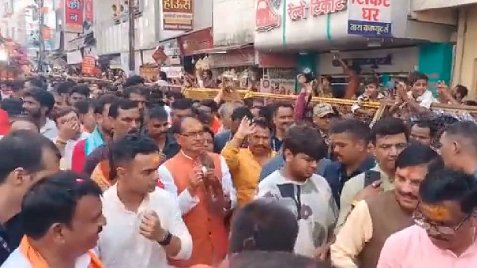 Third ride of Mahakal: God's darshan in three forms, Chief Minister's wife joined