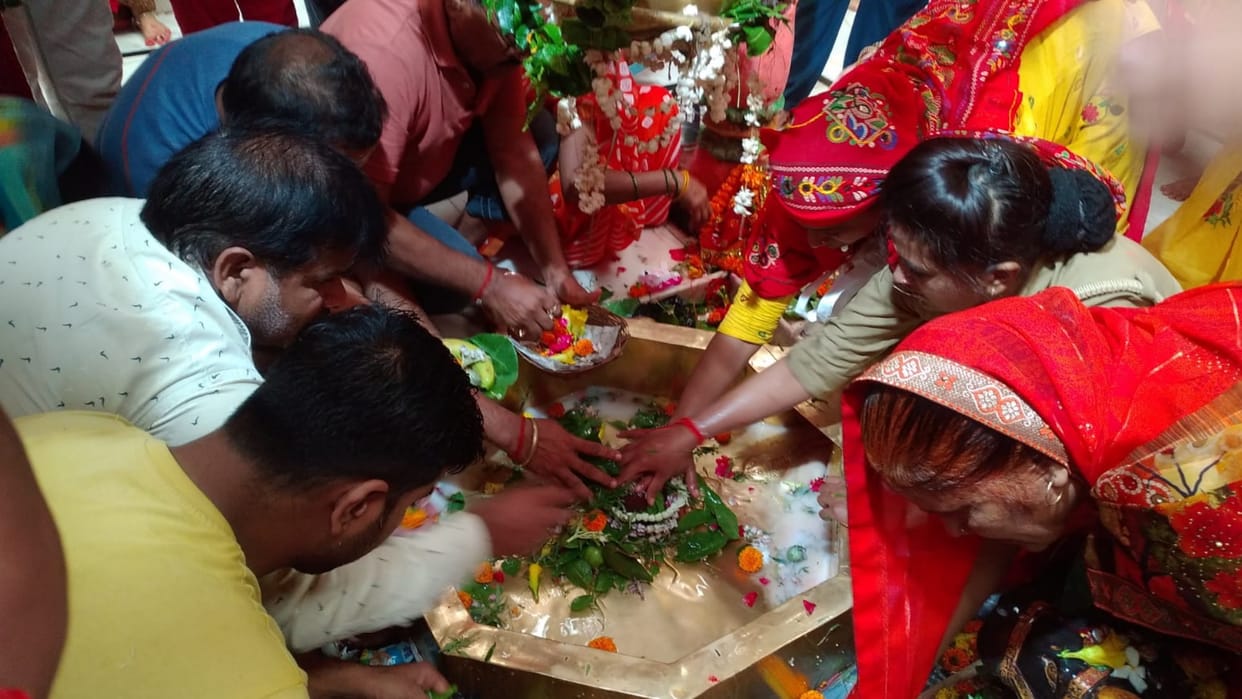 devotees crowd reached in shiva temples on seventh Monday