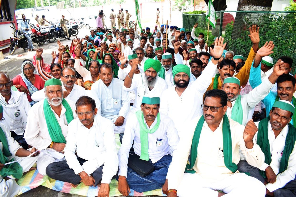 BKU workers staged a sit-in