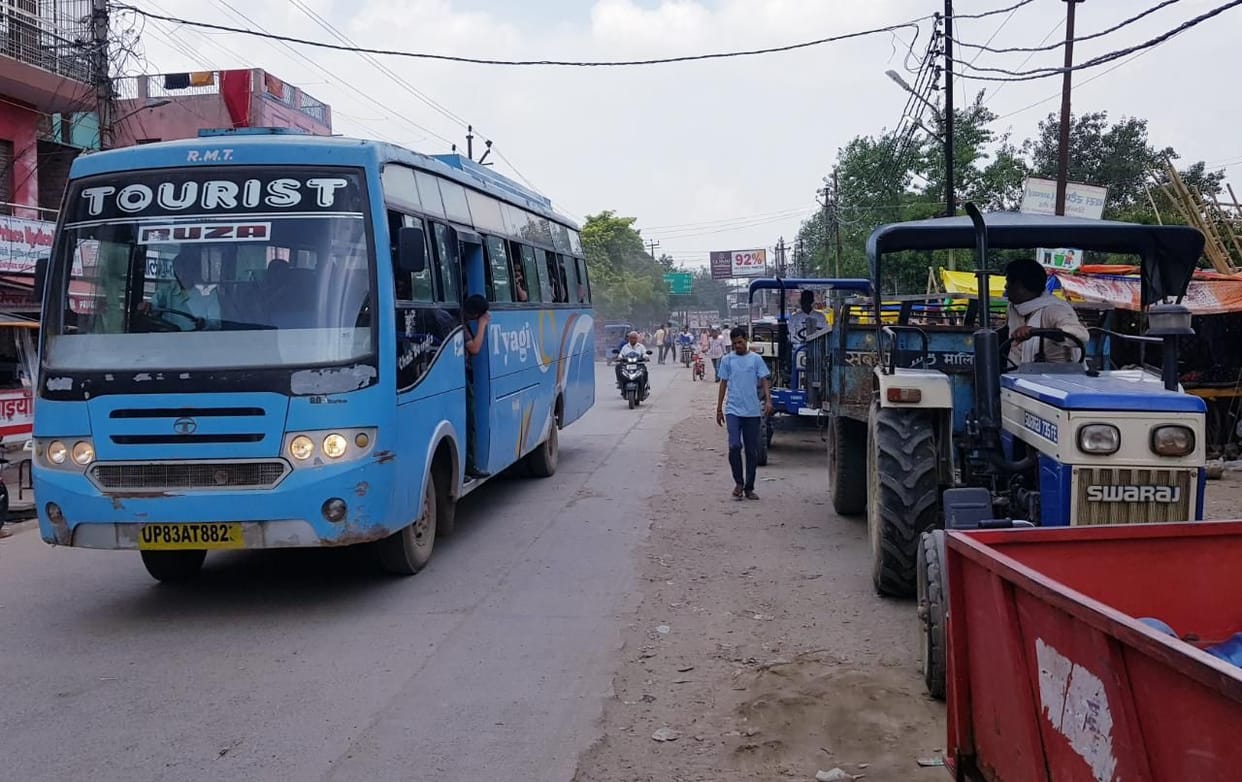 Heavy vehicles entering the city even after the ban