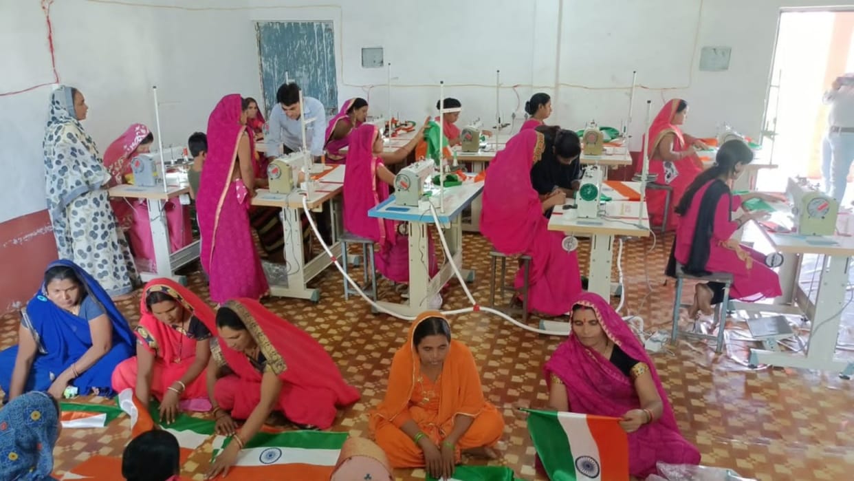 women of self help groups are engaged in making tringa a large scale In bhopal