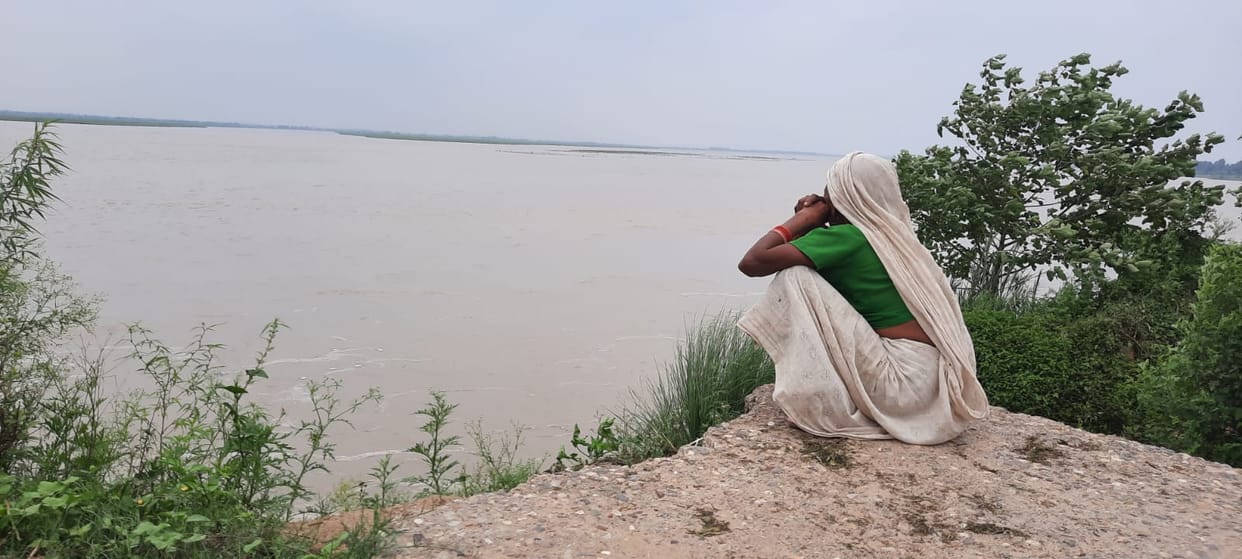 Ganga remains in spate, people of Khadar have fear
