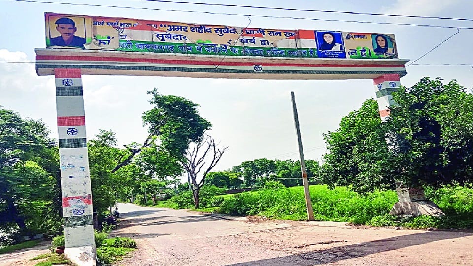special on 75 years of independence residents of bakargarh fought without arms against british
