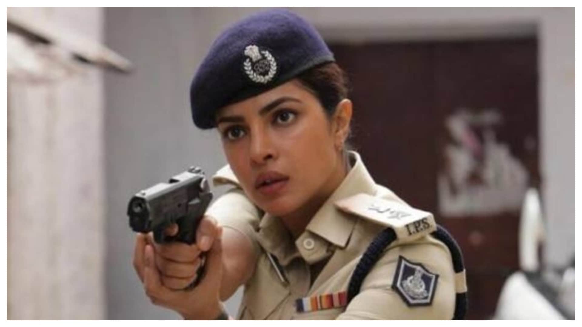 Good Luck Jerry Actress Janhvi kapoor Kapoor Holds Gun on Screen Like These Actress from Nargis to Alia Bhatt