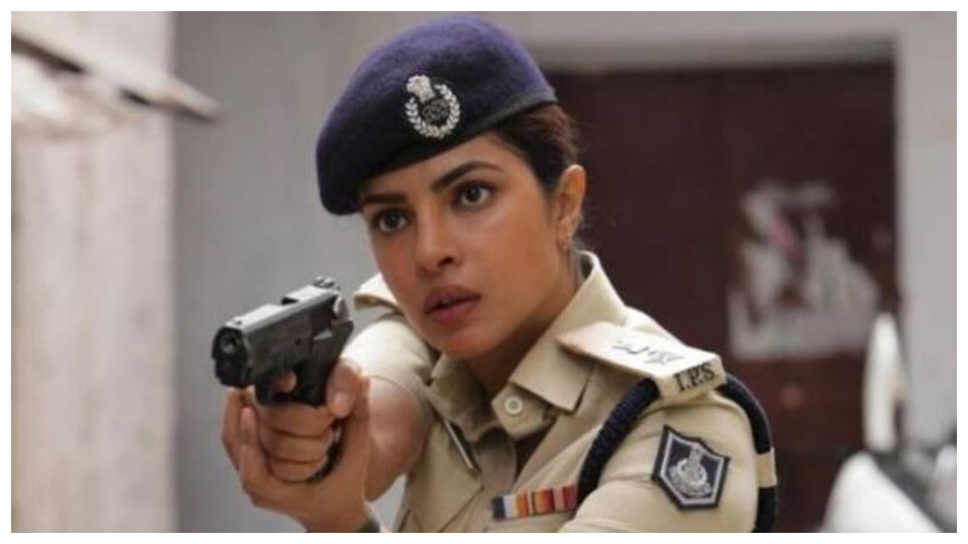 Good Luck Jerry Actress Janhvi kapoor Kapoor Holds Gun on Screen Like These Actress from Nargis to Alia Bhatt