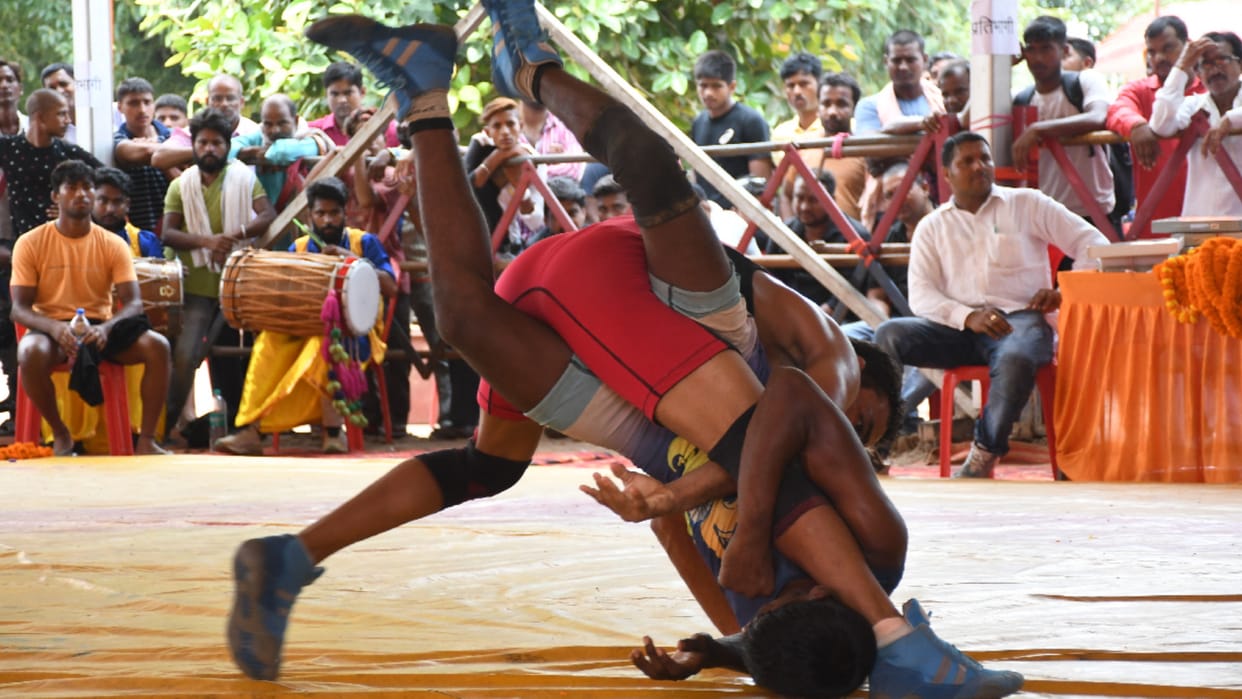 two-day Virat wrestling was inaugurated at Gorakhnath temple