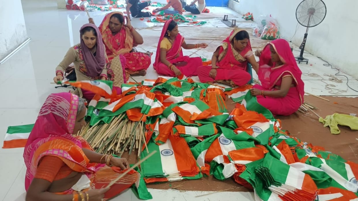 Madrasa management and teachers should participate in the tricolor campaign at Har Ghar