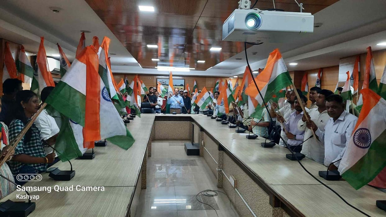 Tricolor will be hoisted on all two lakh houses