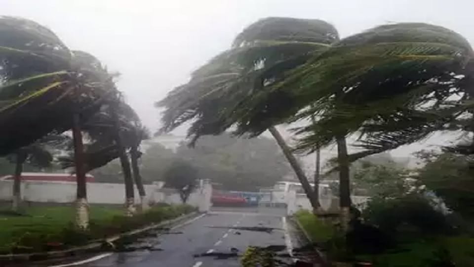 Weather Forecast Today IMD Issues Heavy Rainfall Alert in UP, Bihar and Other States Know Mausam Ki Jankari