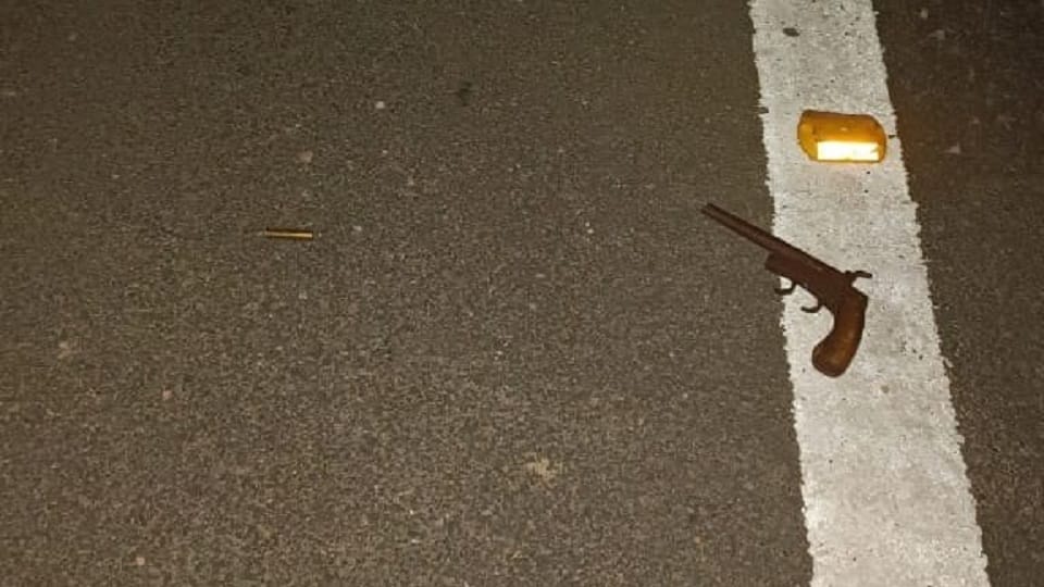 Mathura police encounter with miscreants soldier injured