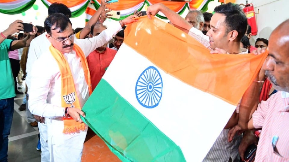 Azadi Ka Amrit Mahotsav: More than one thousand facilities of BJP in MP, so that common people can get tiranga