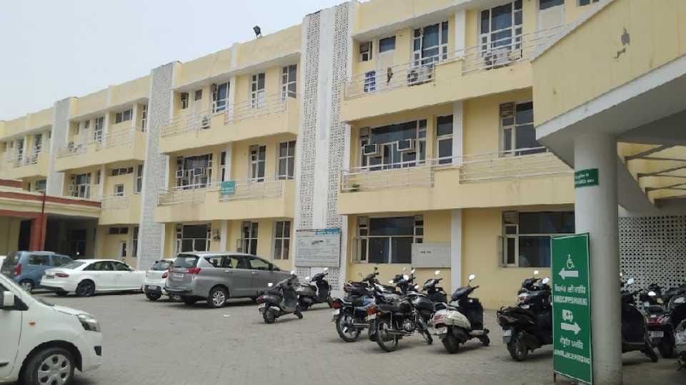 Hospital in Punjab provide services from 8 am to 2 pm