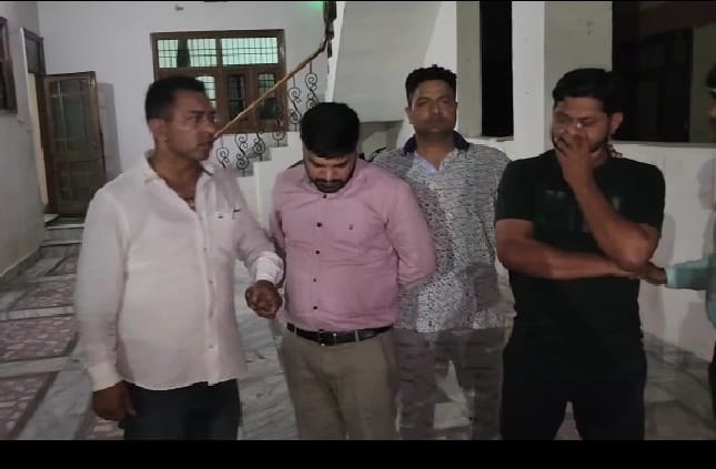 Two employees of Accountant General Department arrested for taking bribe