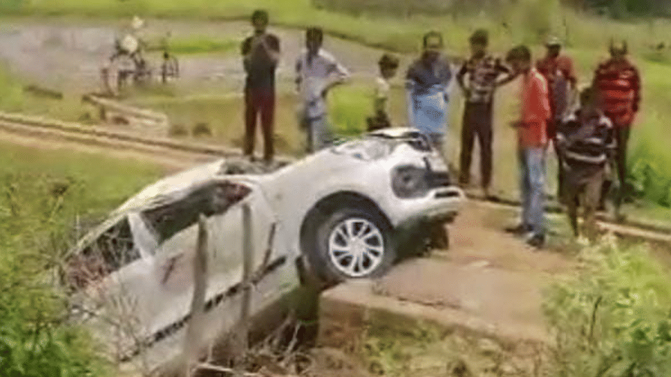 Three women die on the spot as a car rammed into a Bolero in Satna Madhya Pradesh