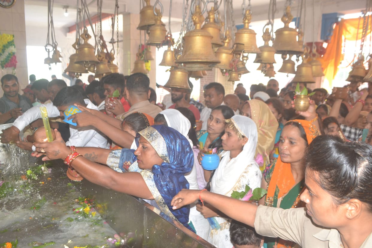 Devotees gathered for the Jalabhishek of Lord Shiva