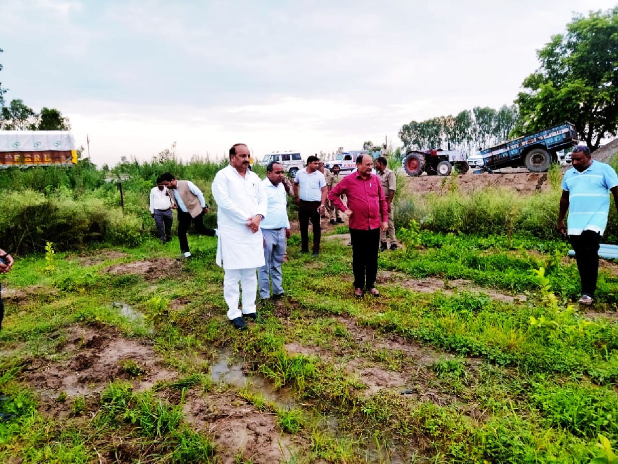 Minister of State for Horticulture inspected Rosa Mandi and Guava Bagh