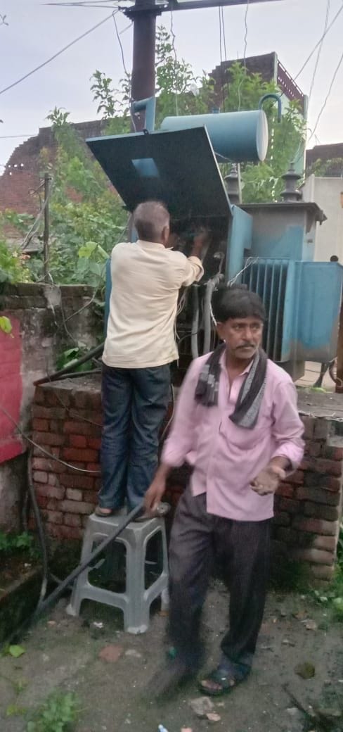 baarish mein lokal phaalt kee samasya badhee
