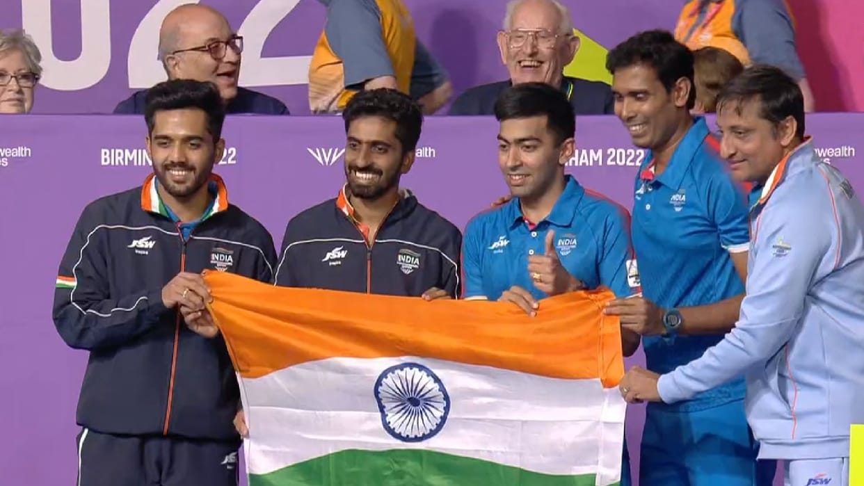 Indian table tennis team wins gold medal beating singapore by 3-1
