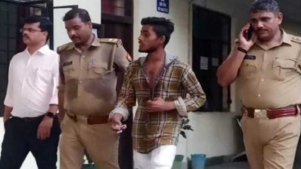 Aman of Bihar did drama by climbing a tank to marry his girlfriend