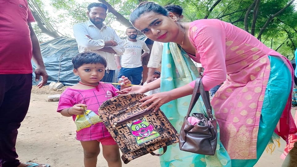 Mangalamukhi took care of education expenses by getting 19 poor children admitted in private schools