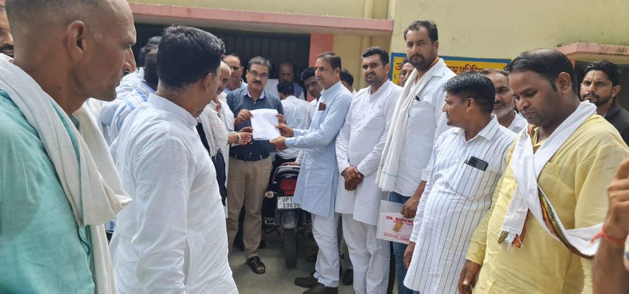 Village head outraged by the rude behavior of block workers