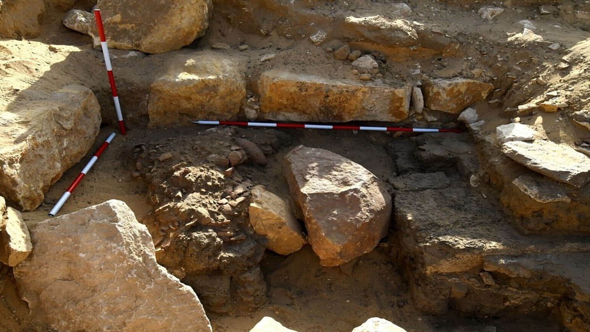 Egypt Sun Temple Buried Ancient Sun Temple Found In Desert 4500 Years Old News in Hindi
