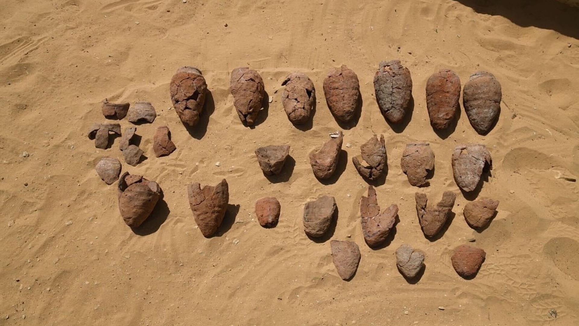 Egypt Sun Temple Buried Ancient Sun Temple Found In Desert 4500 Years Old News in Hindi