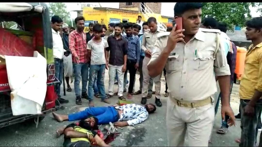 Mathura: Overload tempo overturns uncontrollably, two passengers injured