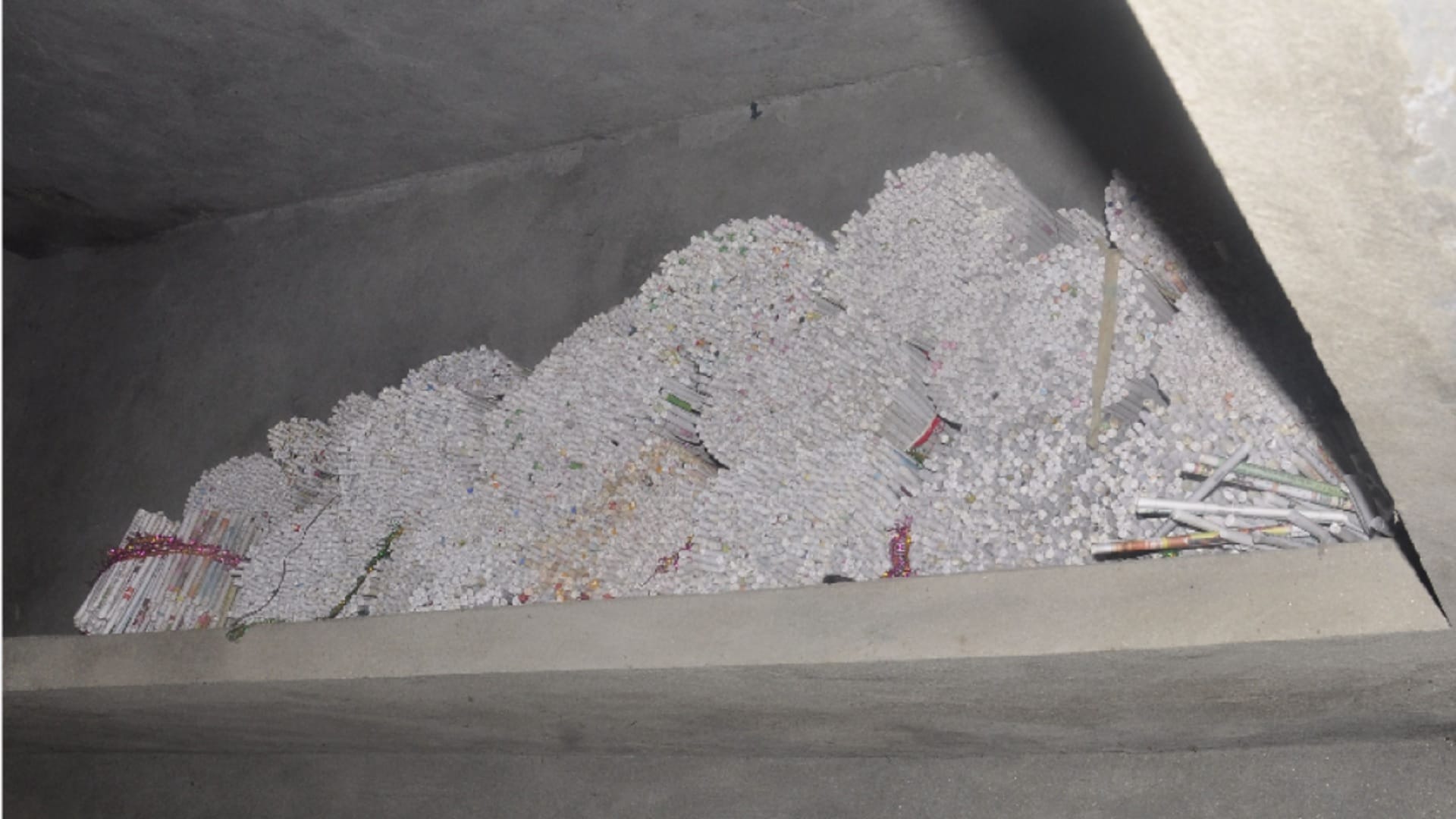 firecracker blast in jehanabad pilibhit Daughters kept screaming to save life, Papa save us