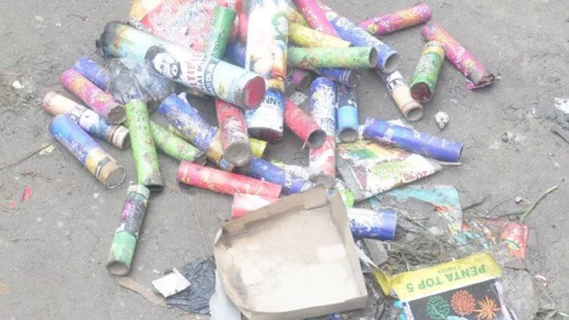 firecracker blast in jehanabad pilibhit Neighbor told bricks were falling in houses, there was a stampede