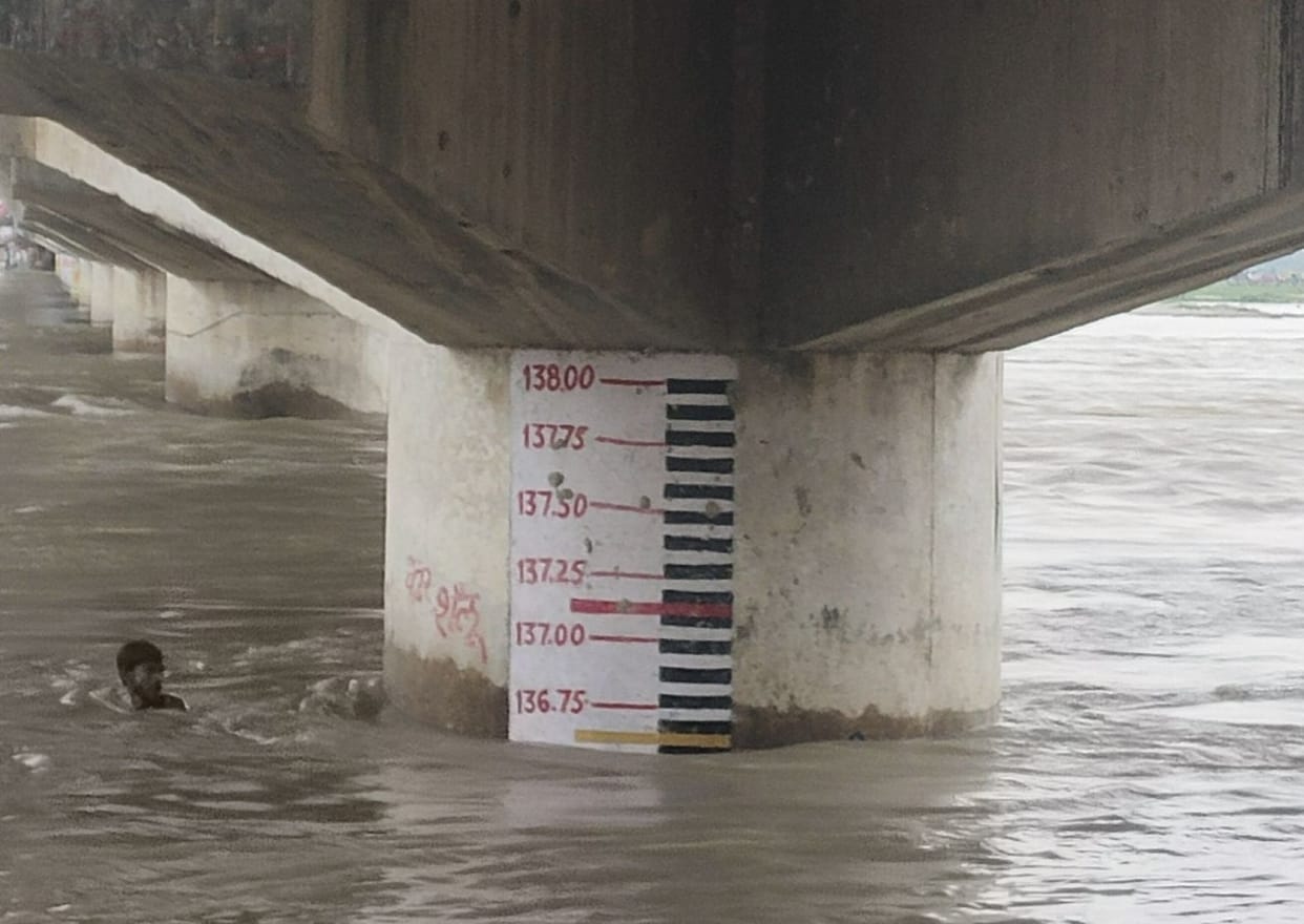 Near Ganga warning point, water entered five villages