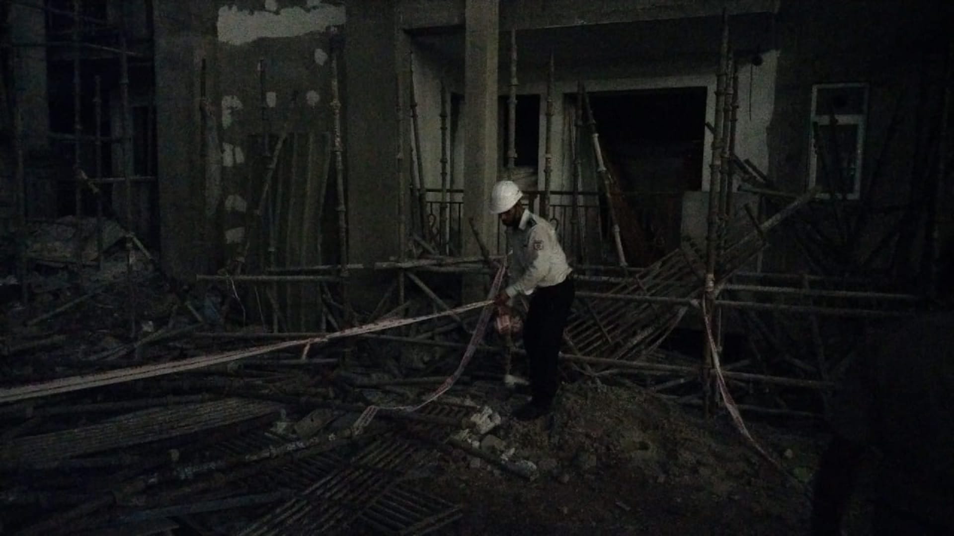 Five laborers fell from the 17th floor in Palm Hills Society of Gurugram, four worker died