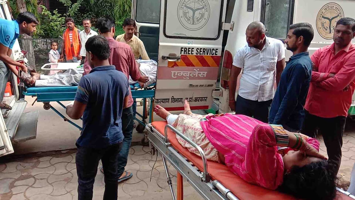 Unnao: Car collided with patrolling vehicle on expressway, seven injured