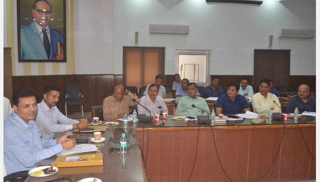 Review meeting of Animal Husbandry Department in Kanpur, nodal officer reprimanded the officers
