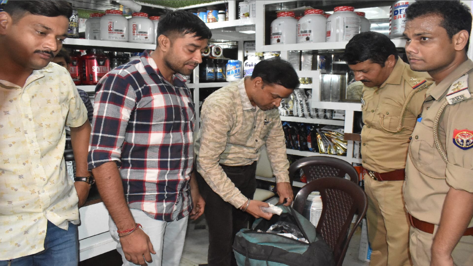 Meerut police revealed fake food supplements due raided in kankarkhera Meerut