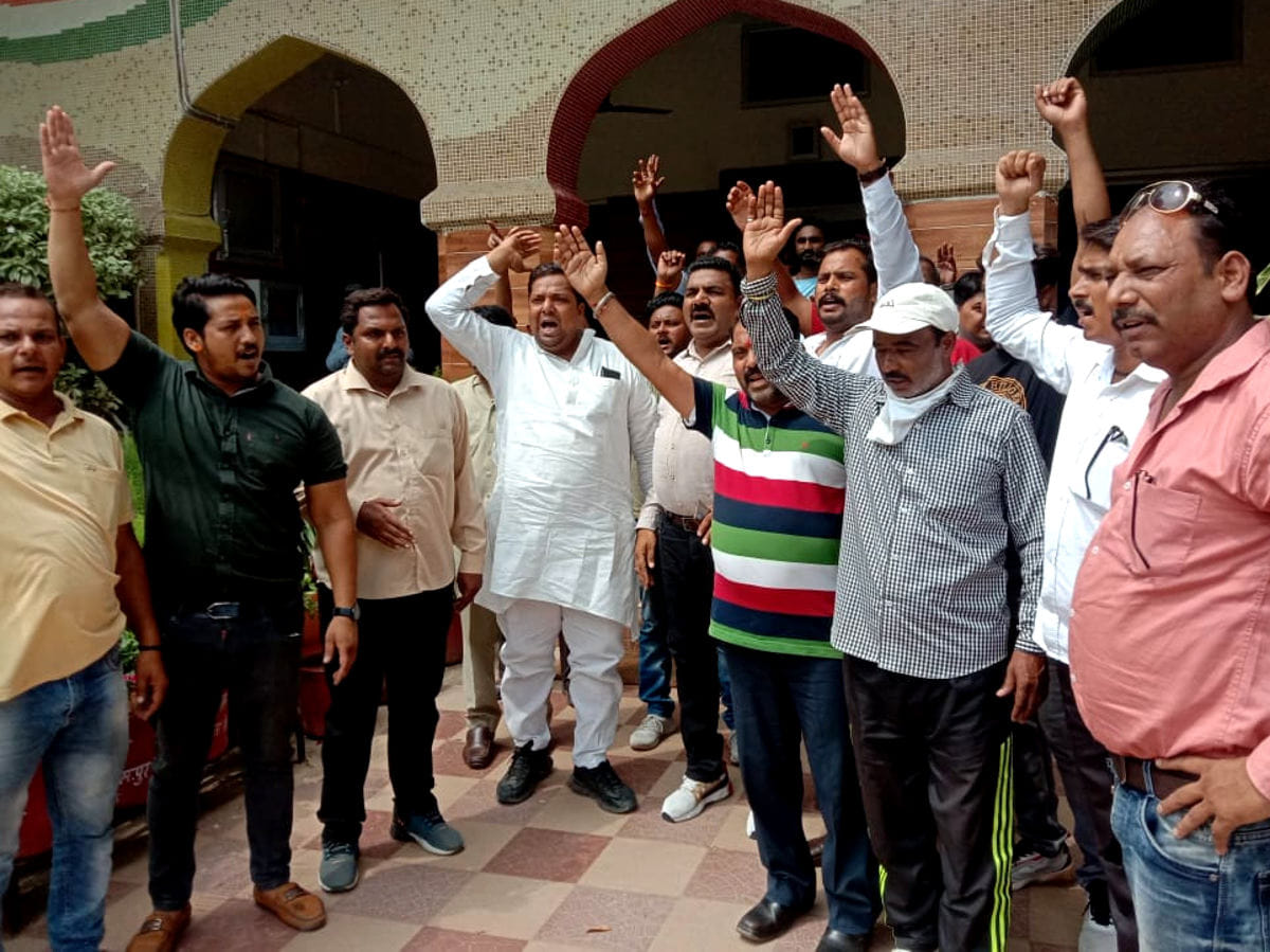 Demonstration of scavengers in municipal corporation, will strike today