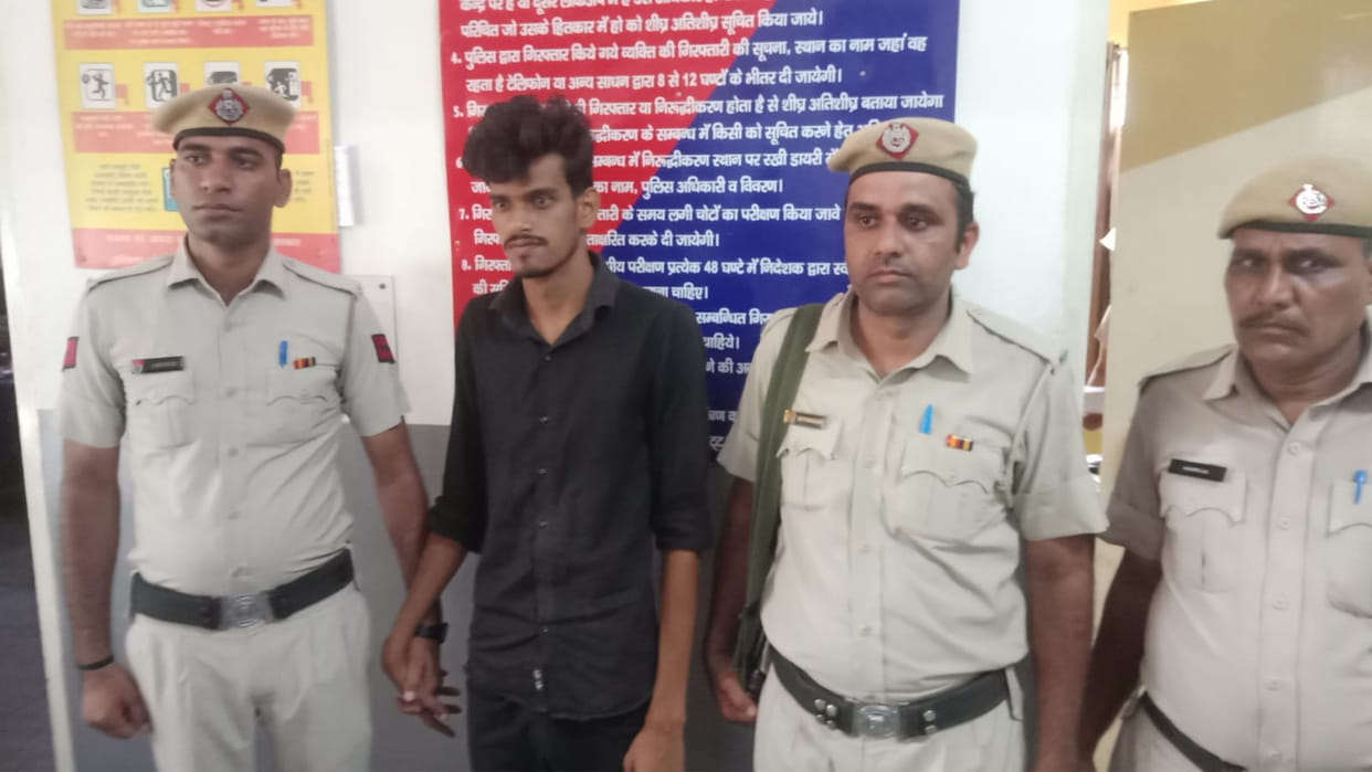 Accused arrested for selling  bank kits of peoples accounts to cyber thugs in Rewari