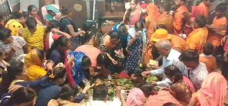 Deveshwar Nath Mahadev was worshiped after performing Jalabhishek.
