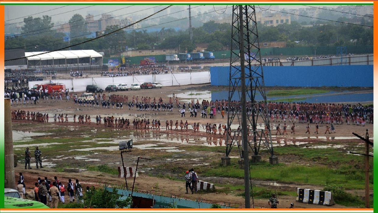 azadi ka amrit mahotsav Rain and jam hindered in rehearsal for making world s largest human tricolor