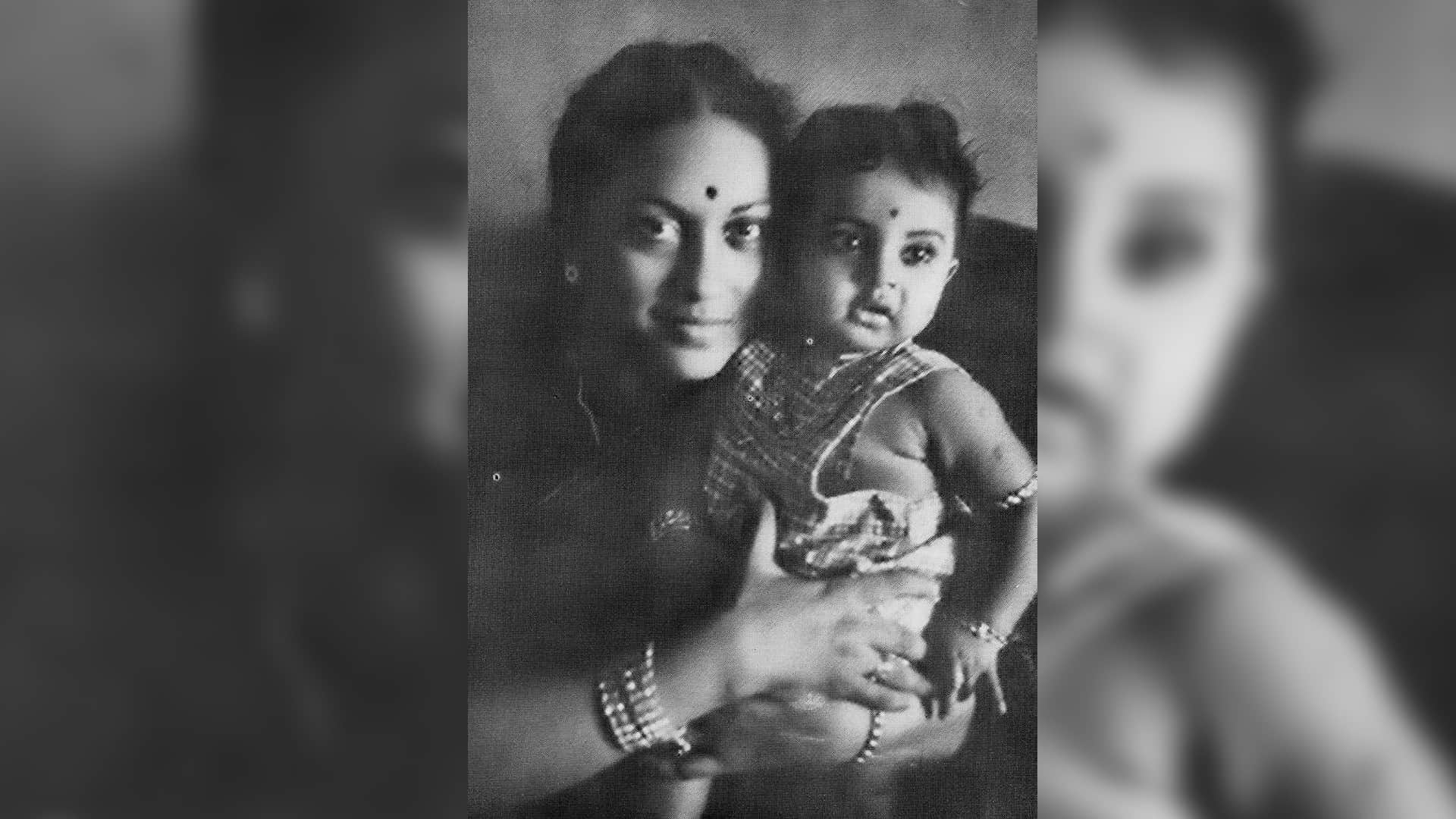 Bollywood actress rekha Childhood picture went viral on internet