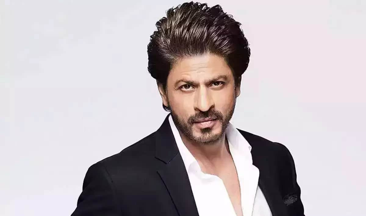 Actors look: Shahrukh Khan to Akshay Kumar Salman Khan These Bollywood Actors Use Botox to Look Young