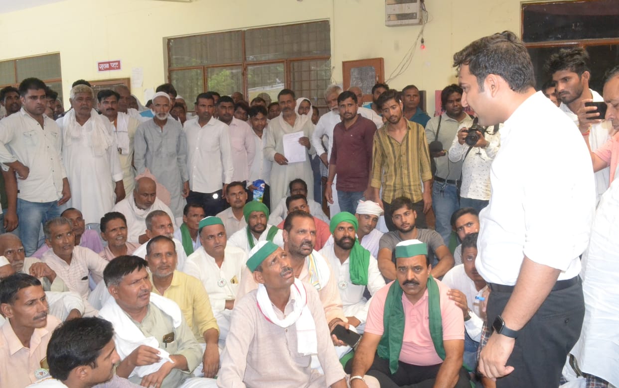 BKU workers surrounded the collectorate