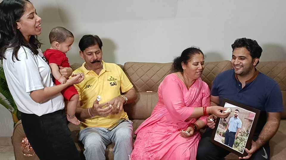 Vikas Thakur wins weightlifting silver at Commonwealth Games